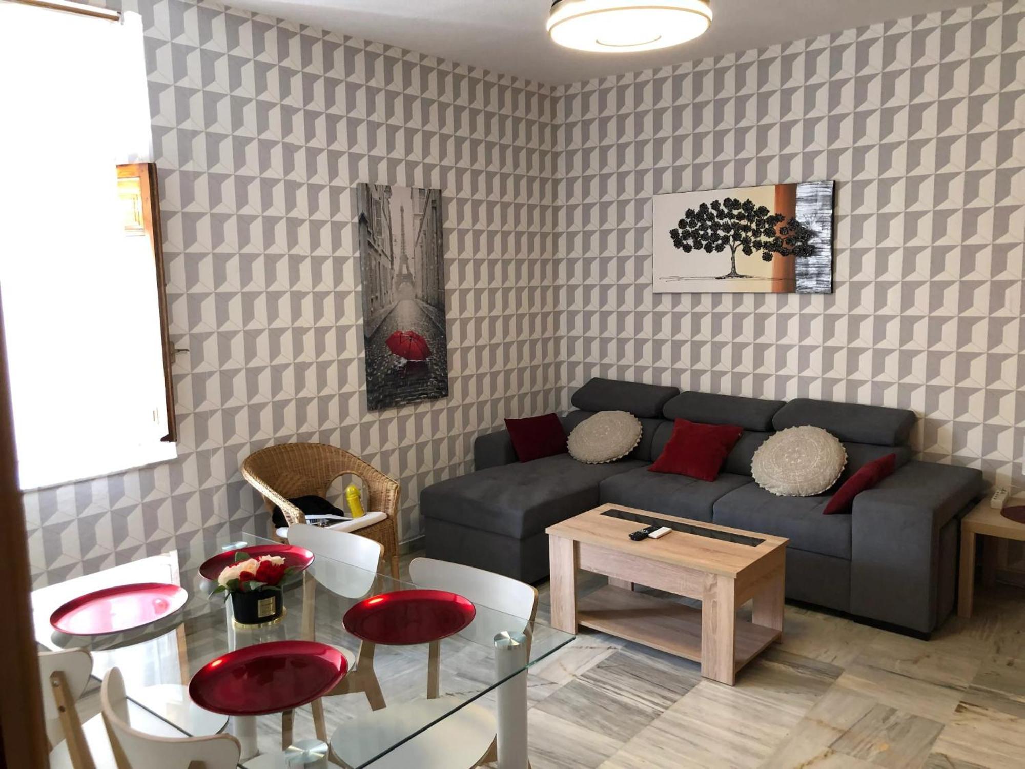 Comfortable In 42 M² Parking